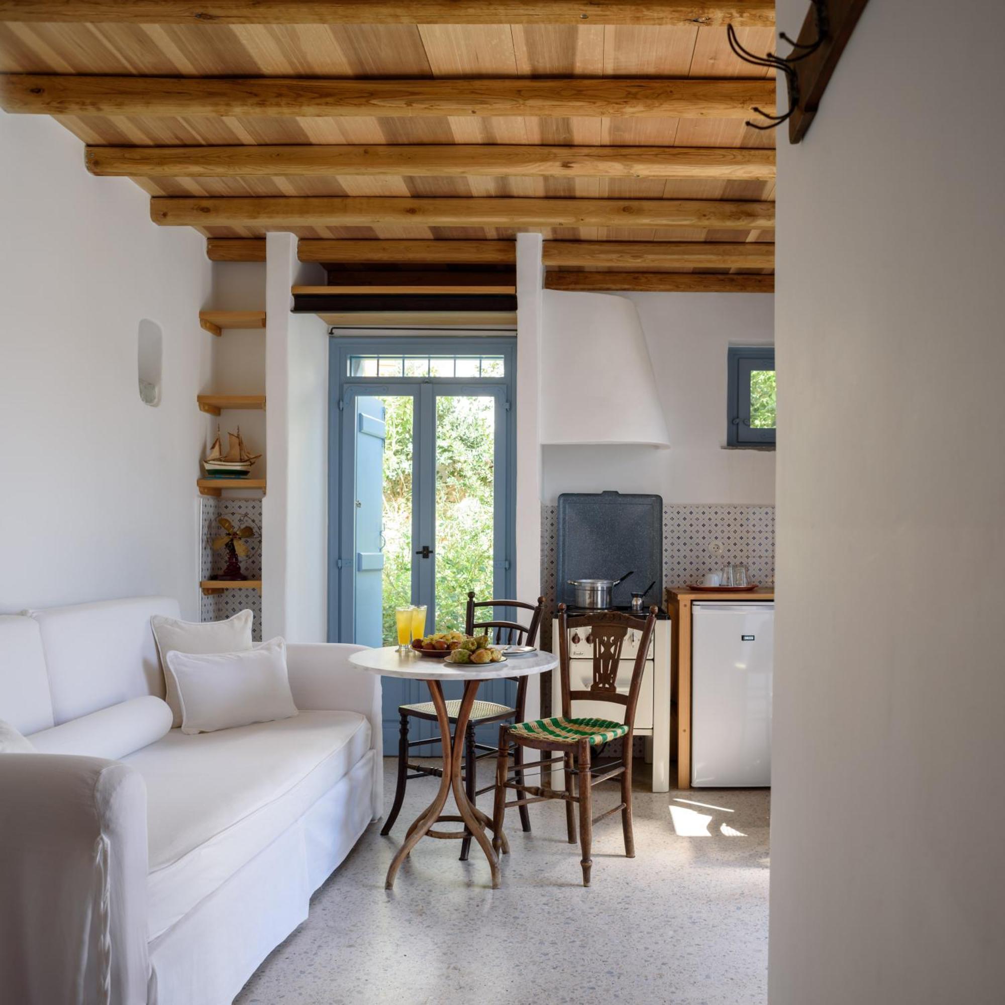 Mezzolovero Suites Kímolos Extérieur photo