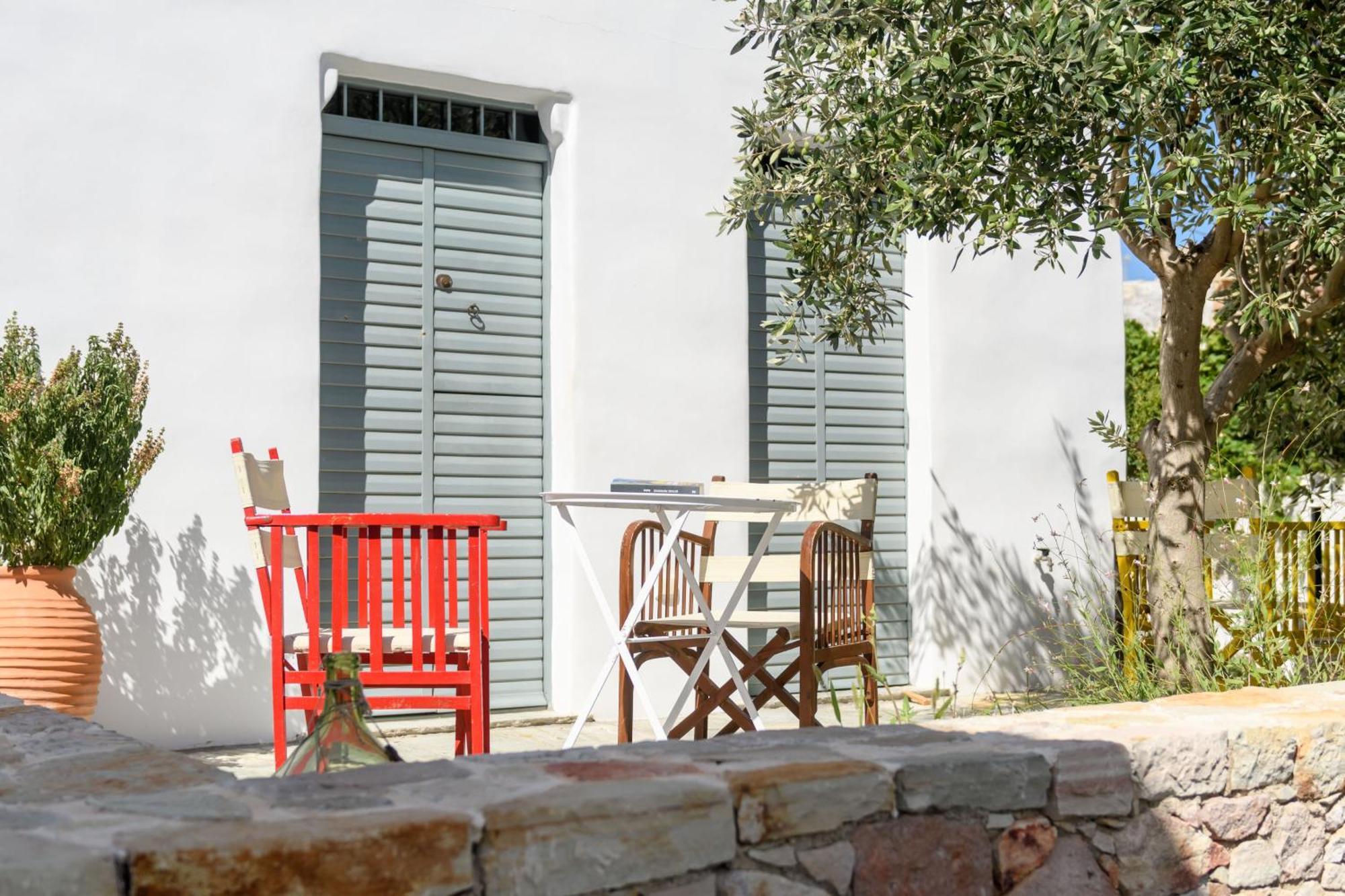 Mezzolovero Suites Kímolos Extérieur photo