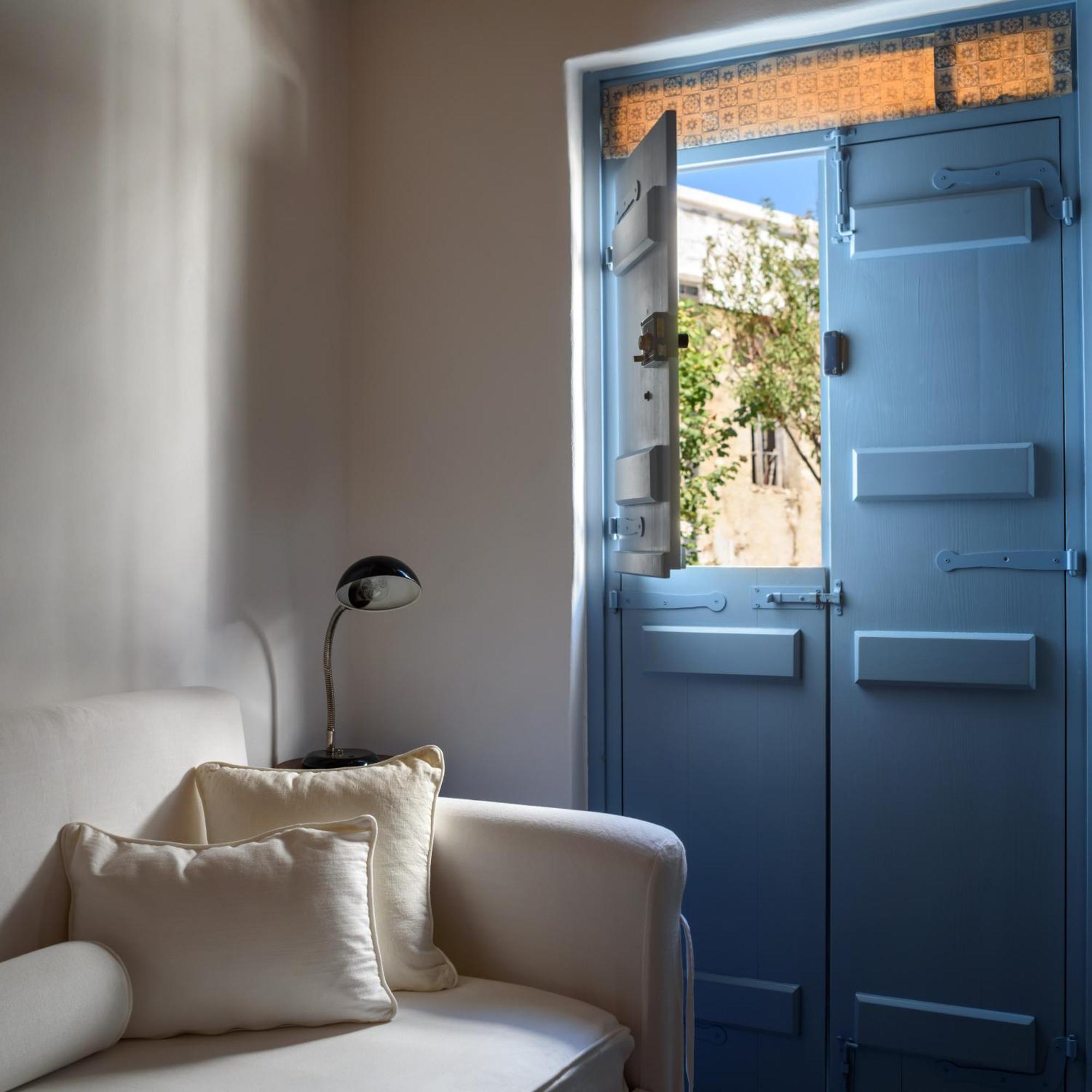 Mezzolovero Suites Kímolos Extérieur photo